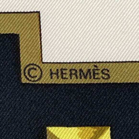 Hermes Scarf Carre 90 Black And White And Multi LES CLES Keys Silk - Picture 2 of 4